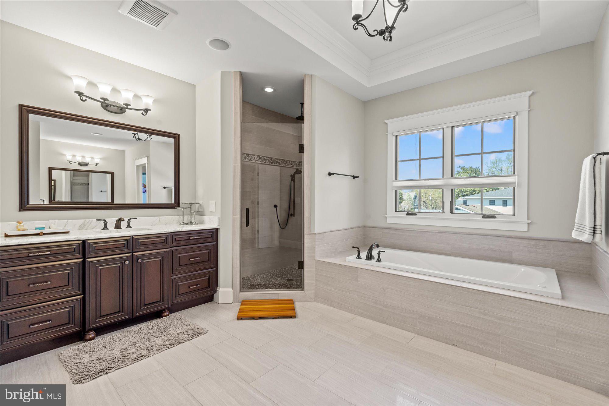 WILLIAMSBURG VILLAGE - Residential