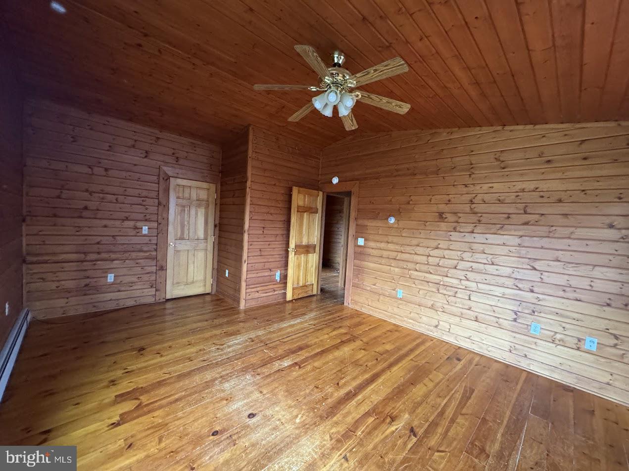 BACKBONE MOUNTAIN - Residential