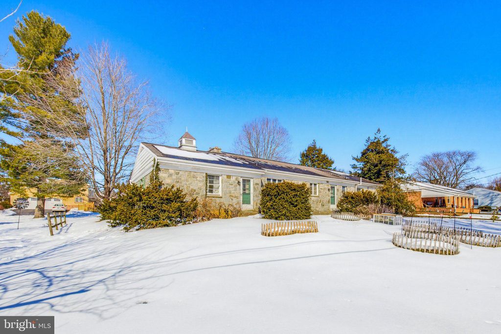 Photo of 2102 Lyndell Drive, LANCASTER, PA 17601 (MLS # PALA2083256)