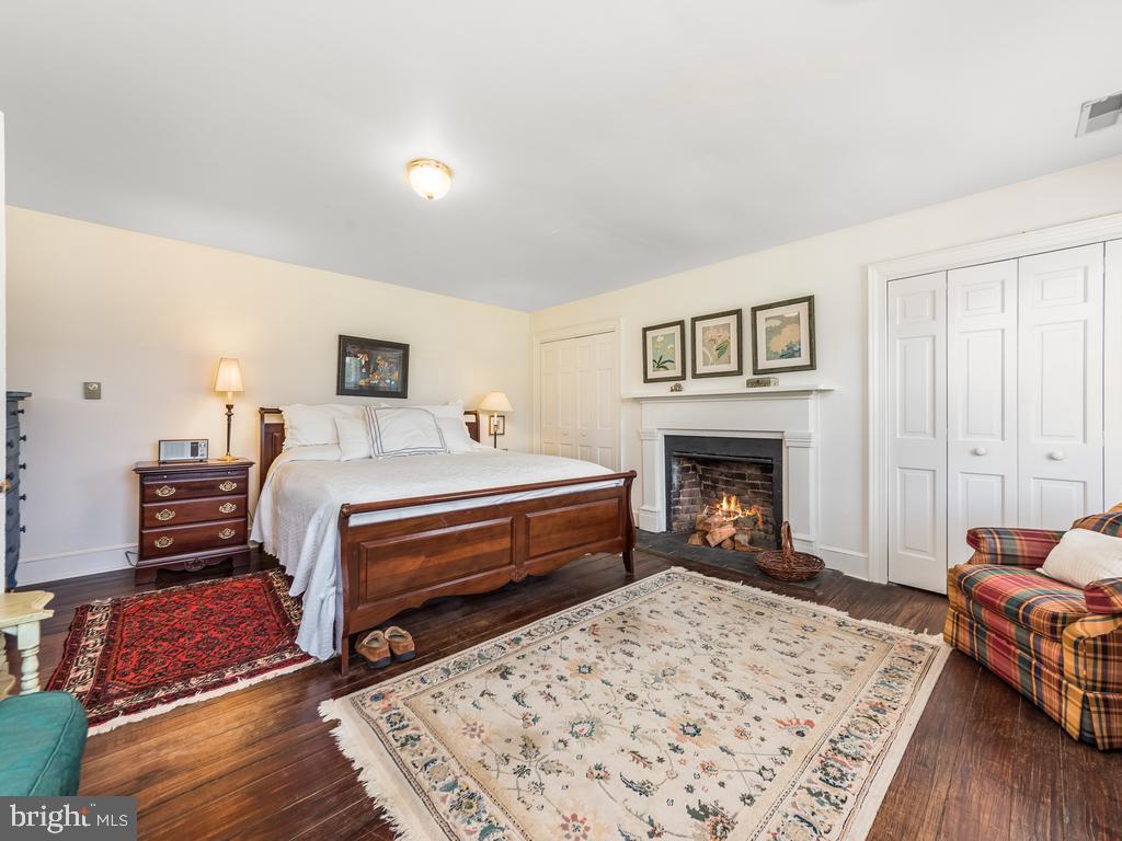 NONE  NO HOA - Residential