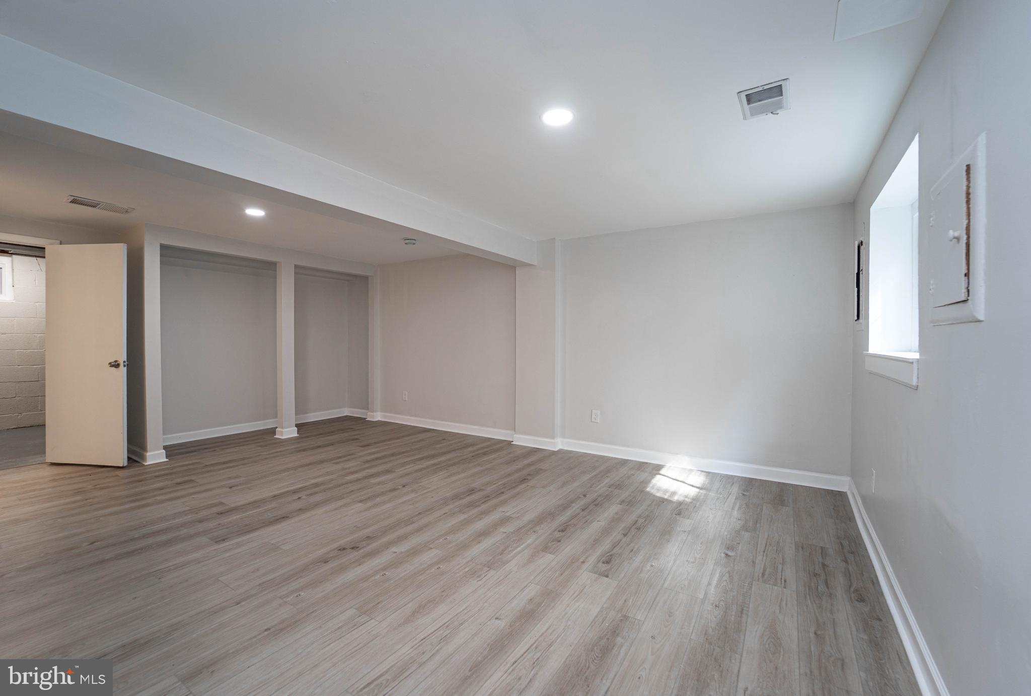 BROOKSIDE MANOR - Residential