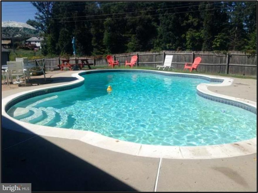 * GEM in the heart of Woodbridge * Still time to take a dip in deep pool * Lg. fenced yard * Shed * Veg/herb garden * Screened porch has new roof * Gleaming hardwood floors * Newer double pane windows * L1 features a FR with wood burning FP, office, bathroom, laundry &  storage area *  L1 tub sold  as is * 1- yr. Home Warranty  * Wegmans, IKEA, COSTCO, VRE * Direct 95 HOV access to /from Dale Blvd