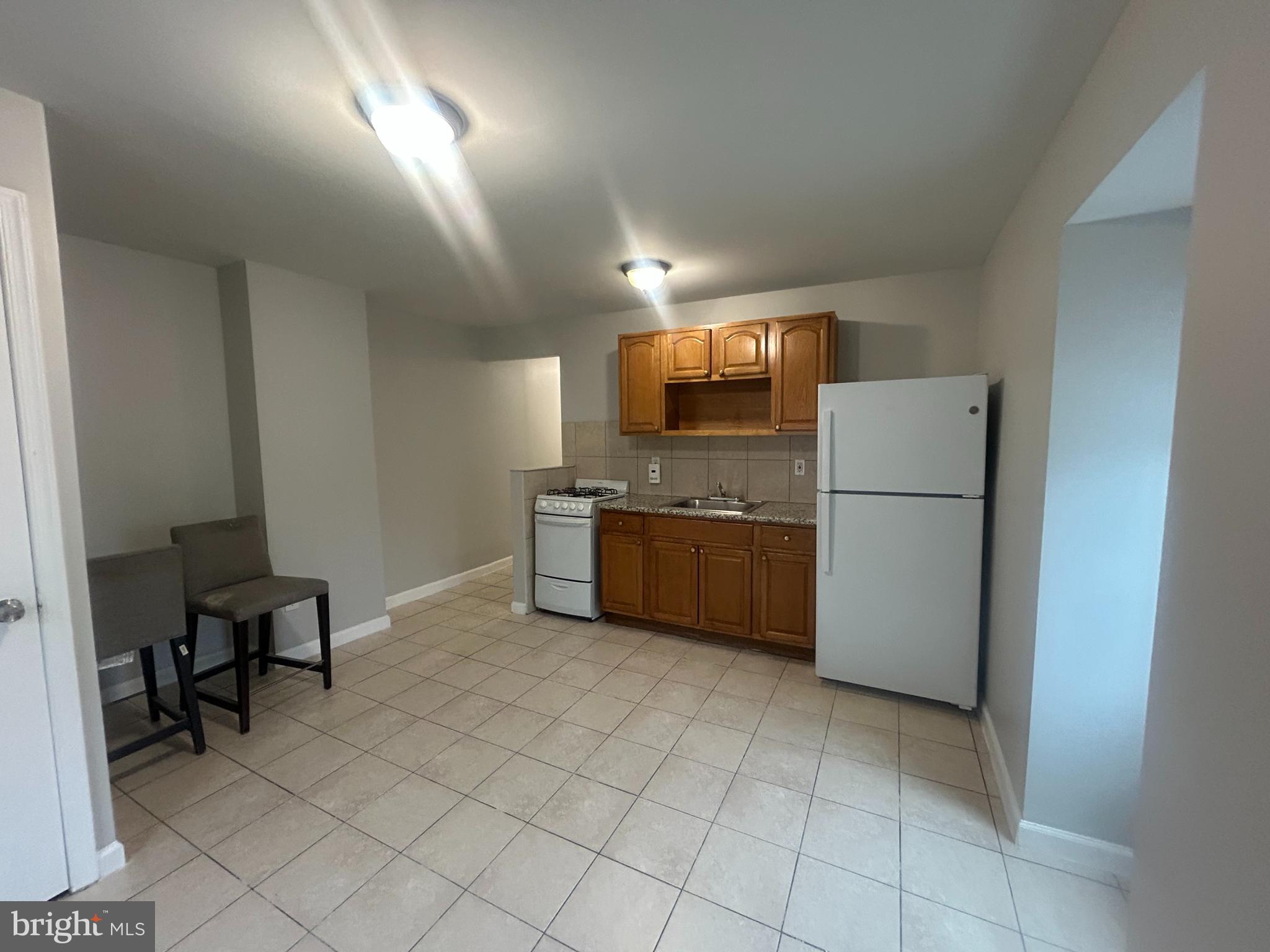 531 E BRINTON STREET 3