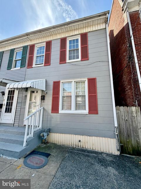 Townhouse For Sale - 540 N Pershing Avenue<br/> New York, PA 17404