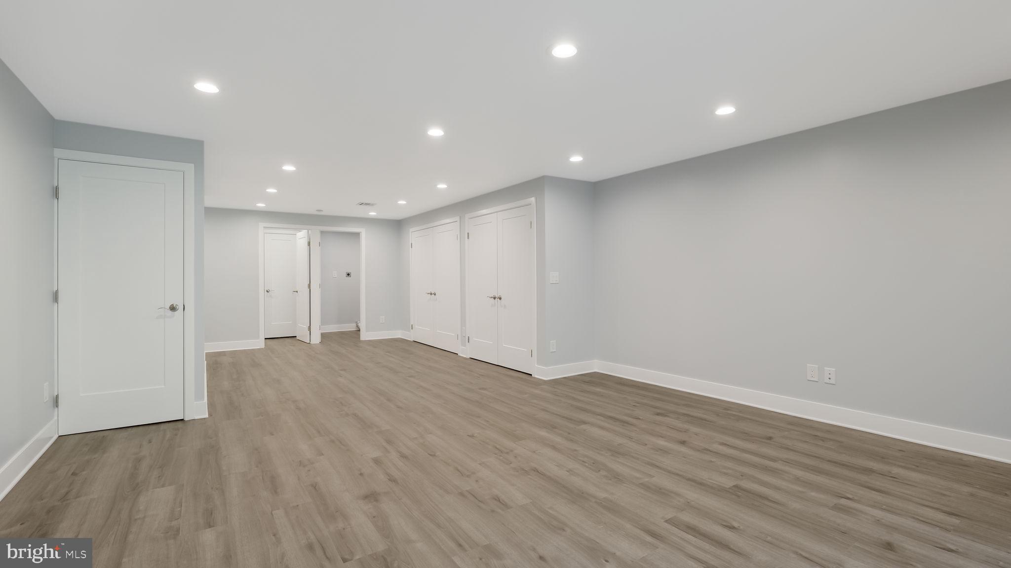 OAKMONT - Residential