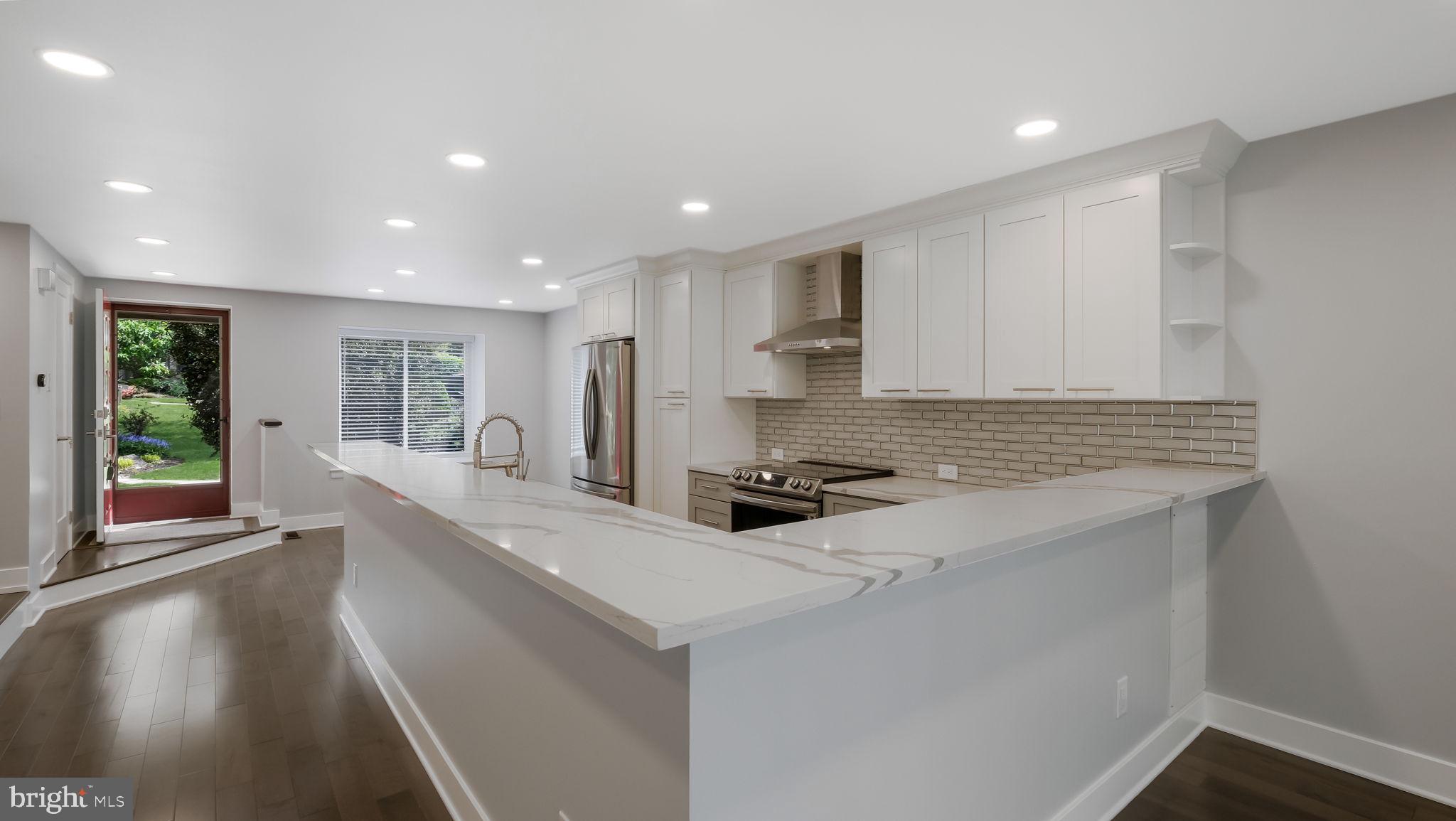 OAKMONT - Residential