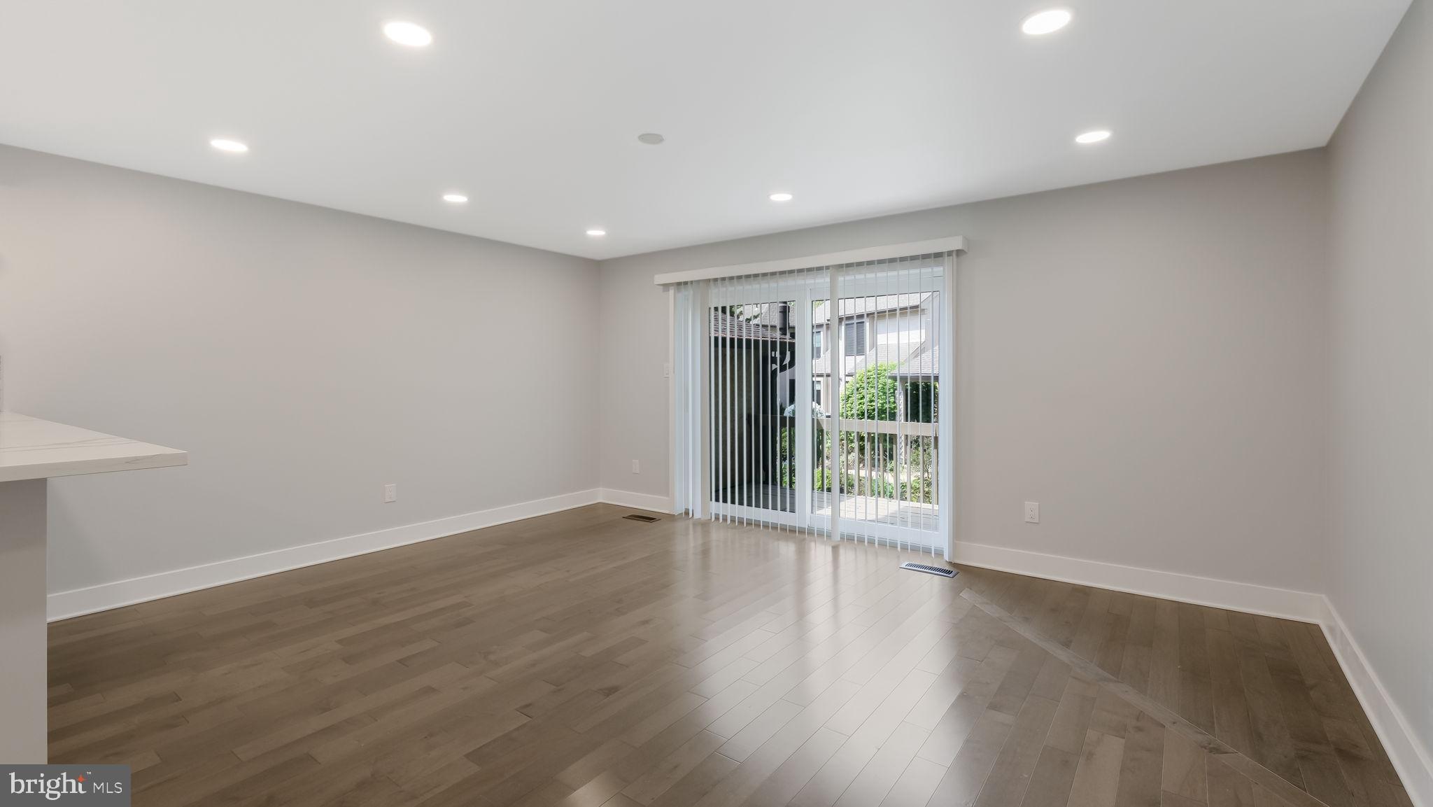 OAKMONT - Residential