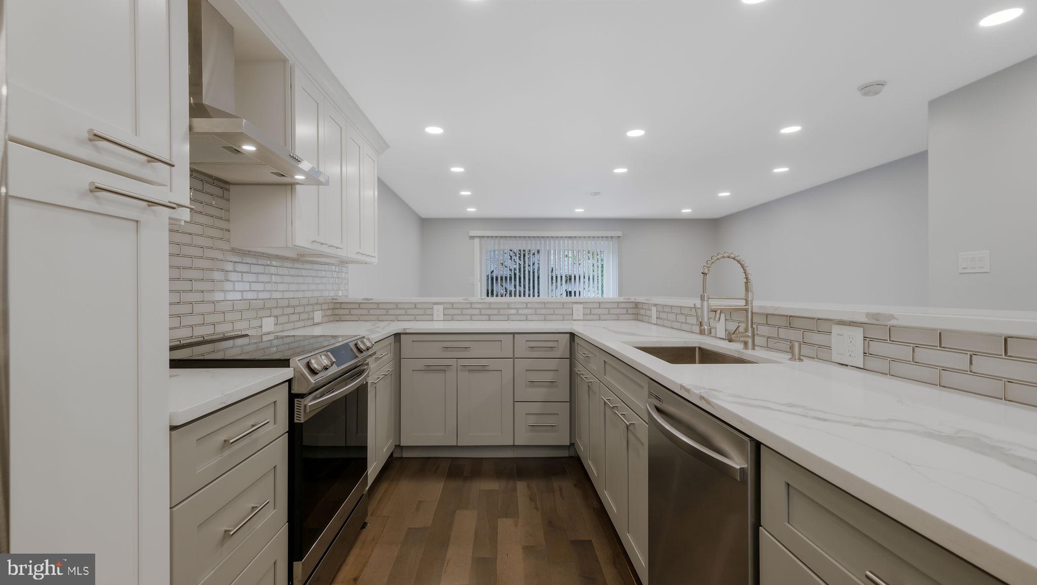 OAKMONT - Residential