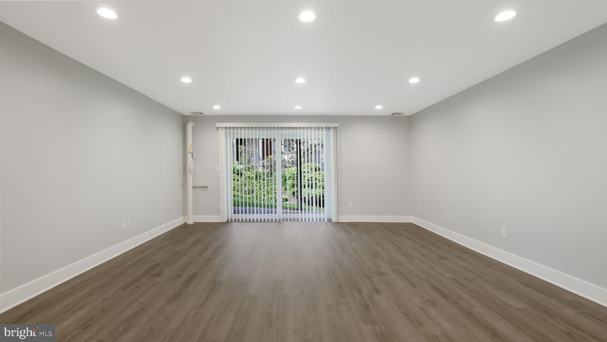 OAKMONT - Residential