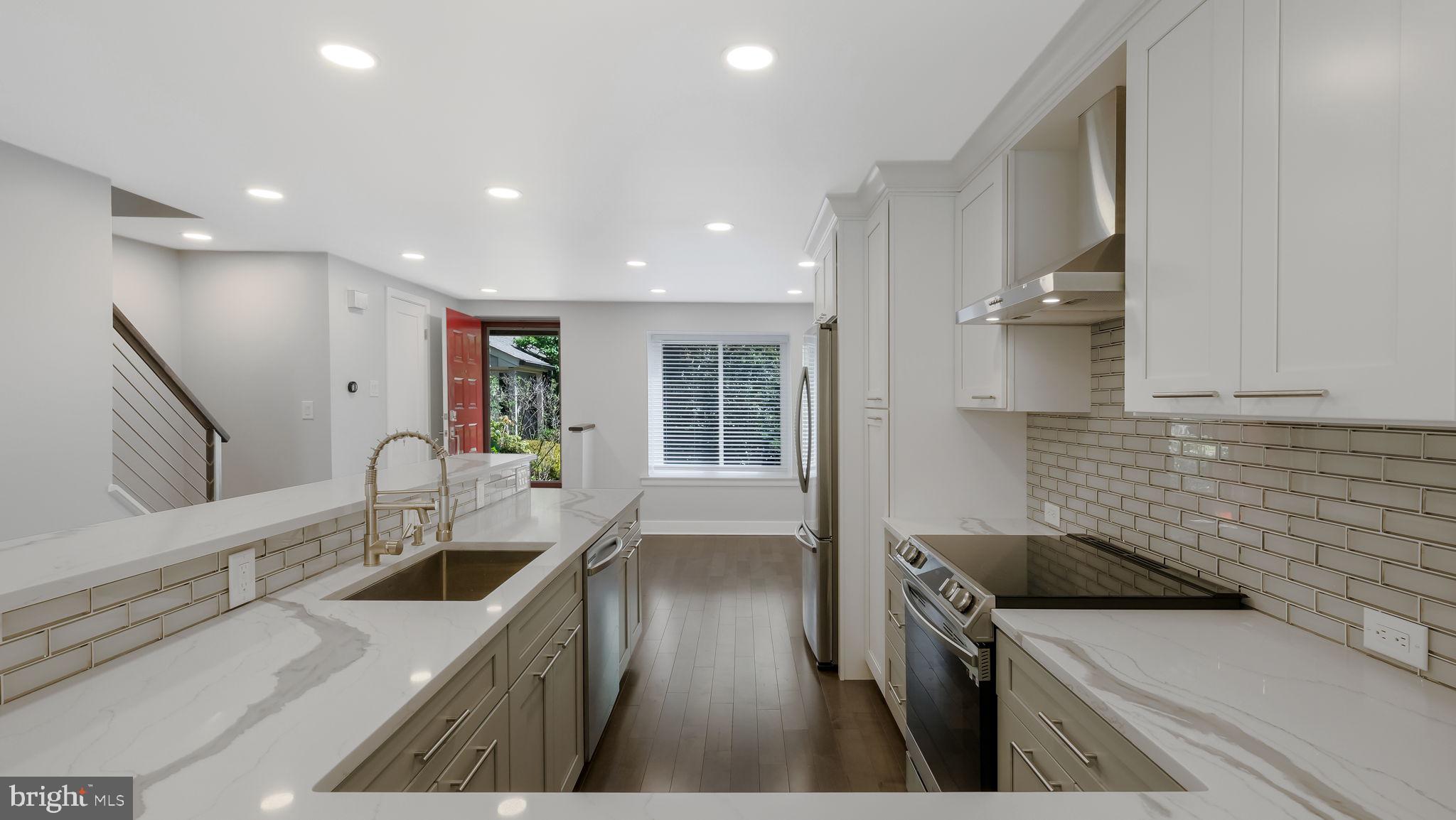 OAKMONT - Residential