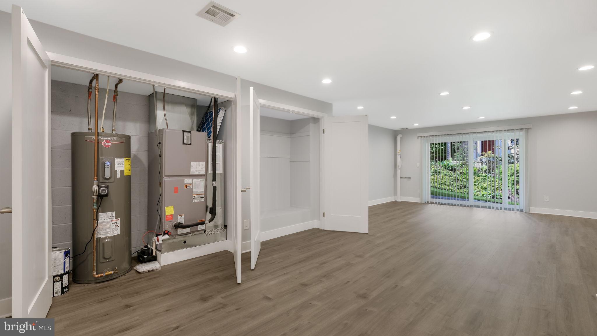 OAKMONT - Residential