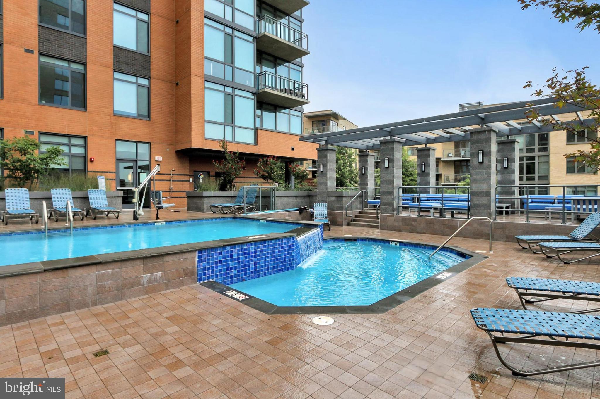 CLARENDON - Residential