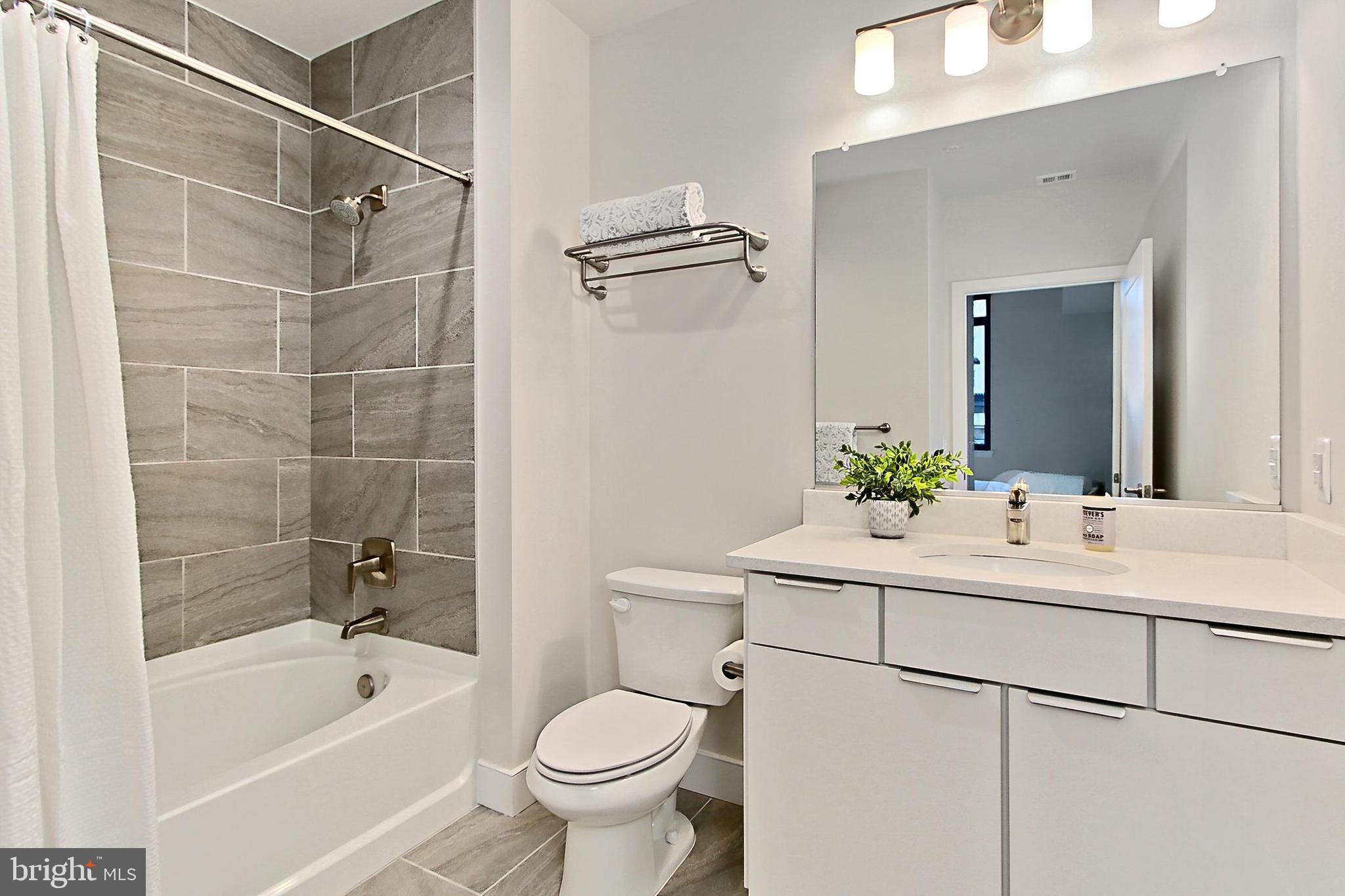 CLARENDON - Residential