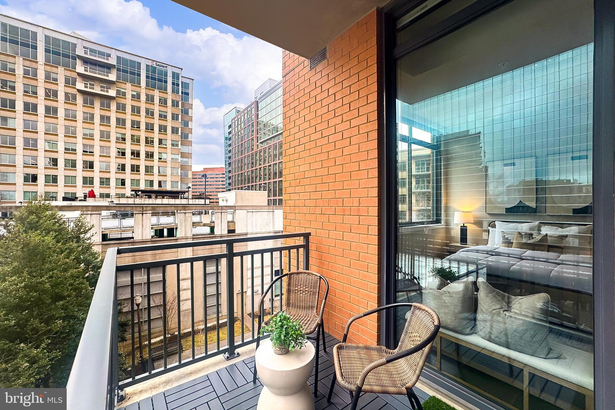 CLARENDON - Residential