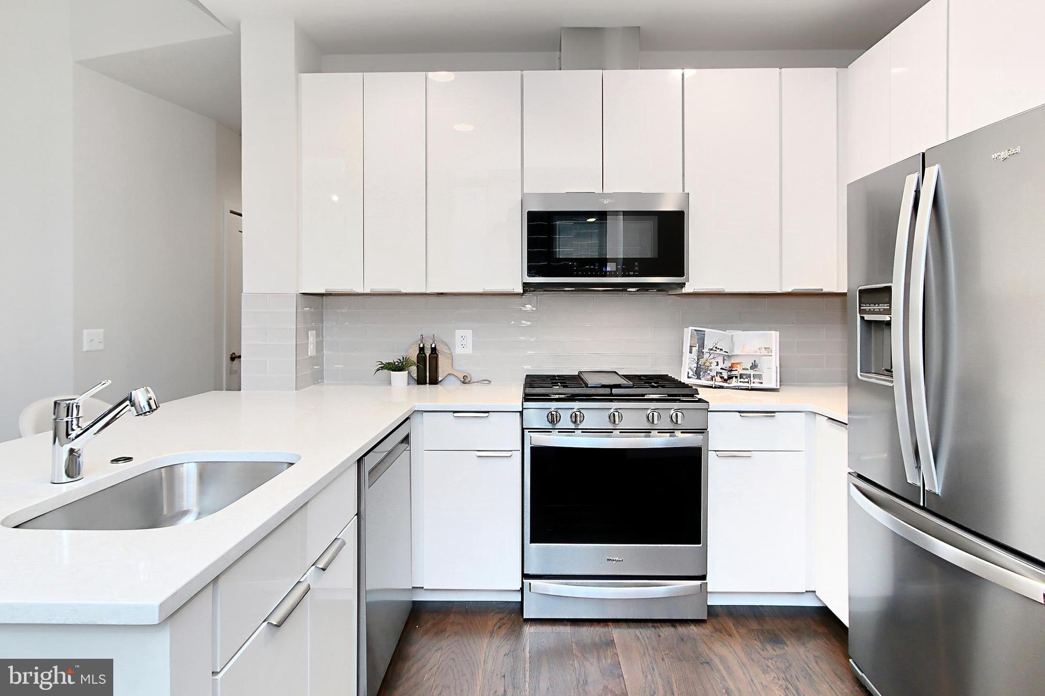 CLARENDON - Residential