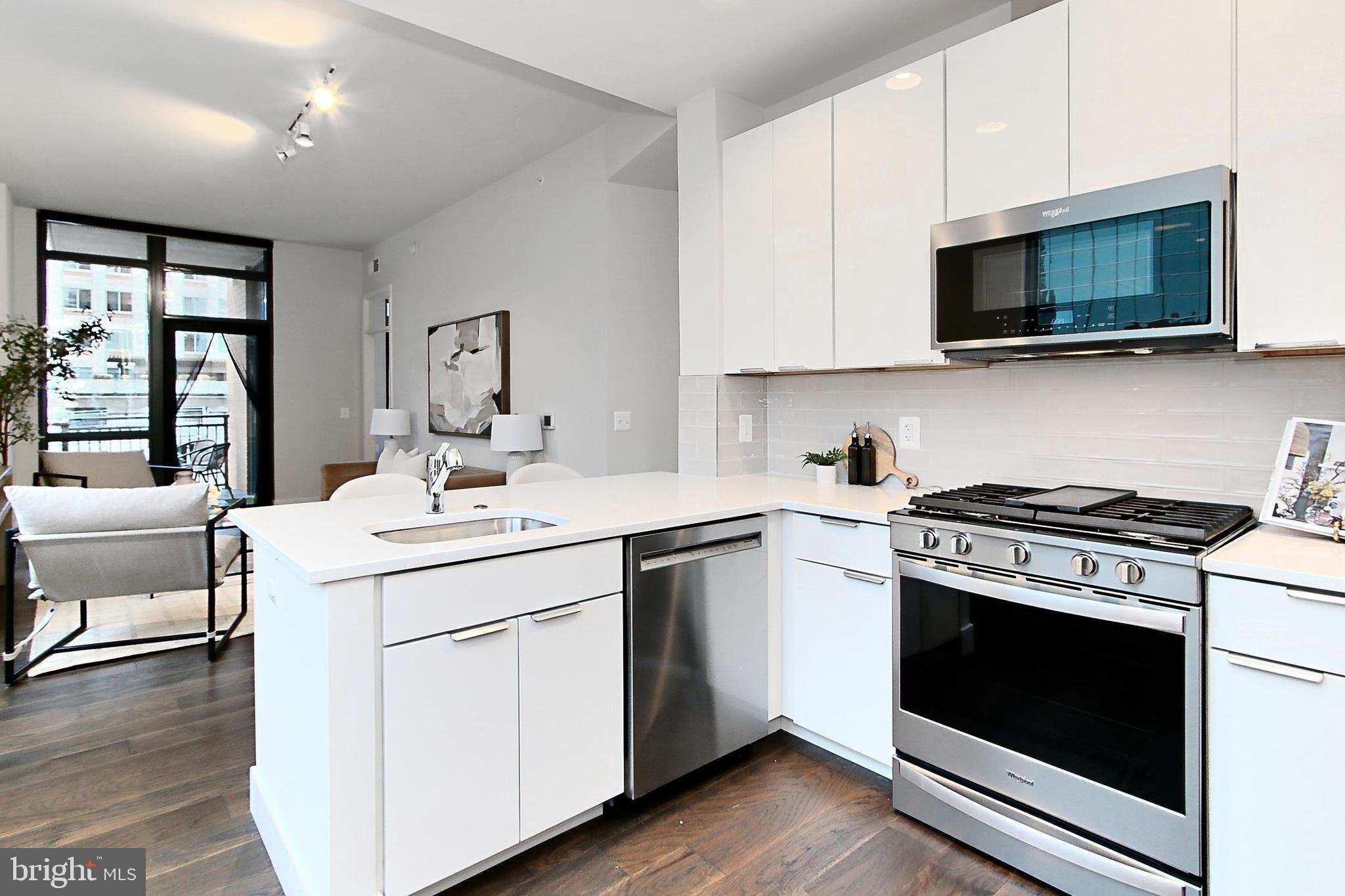 CLARENDON - Residential