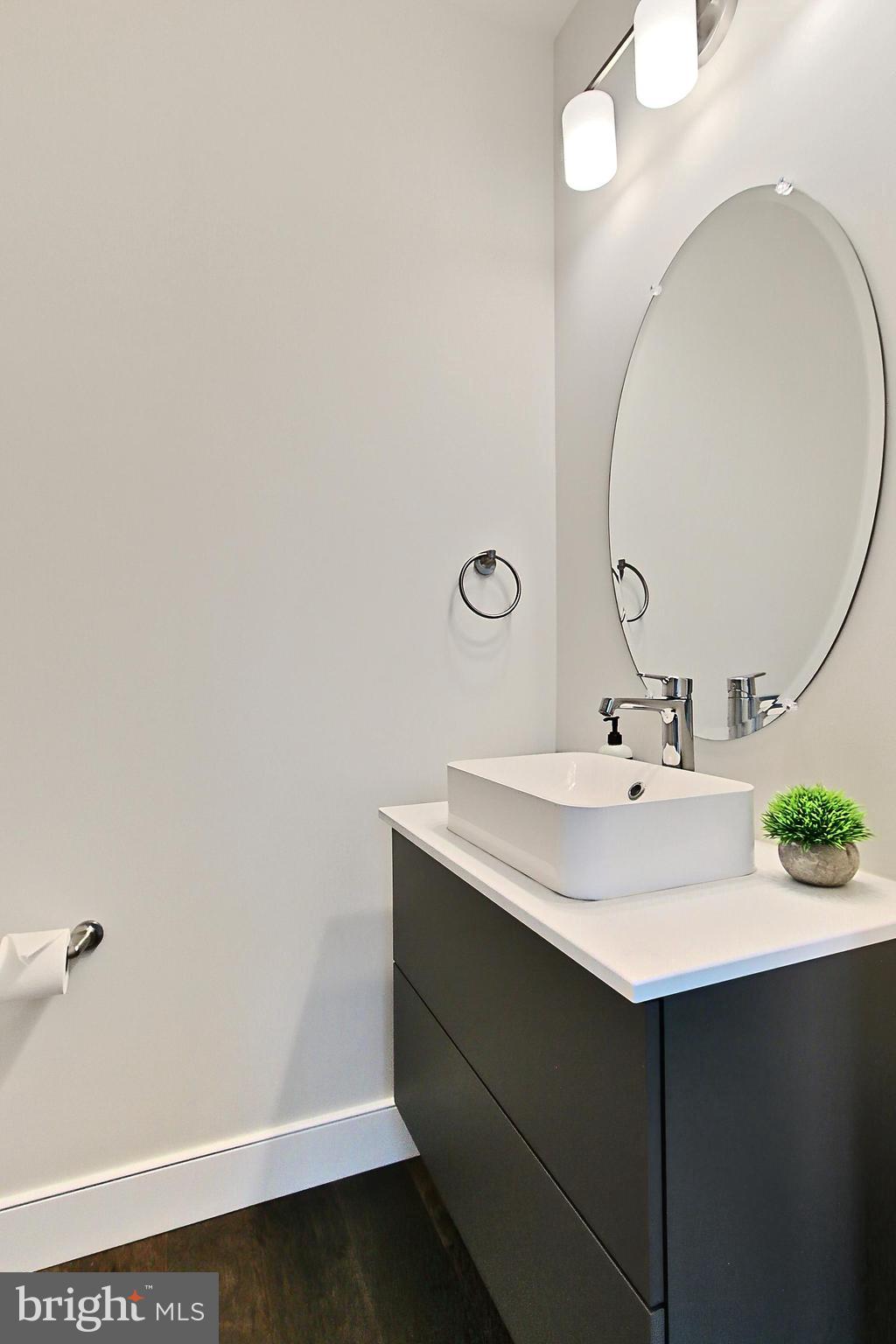 CLARENDON - Residential