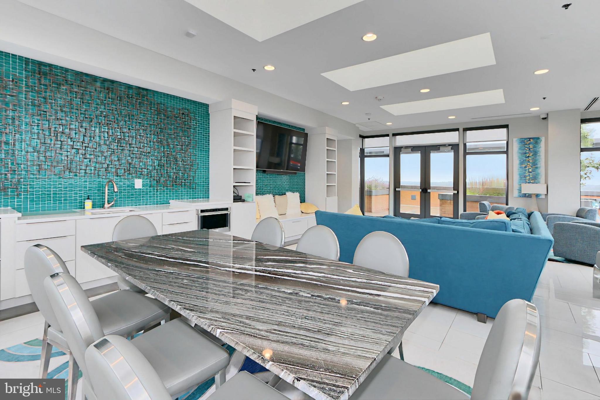 CLARENDON - Residential