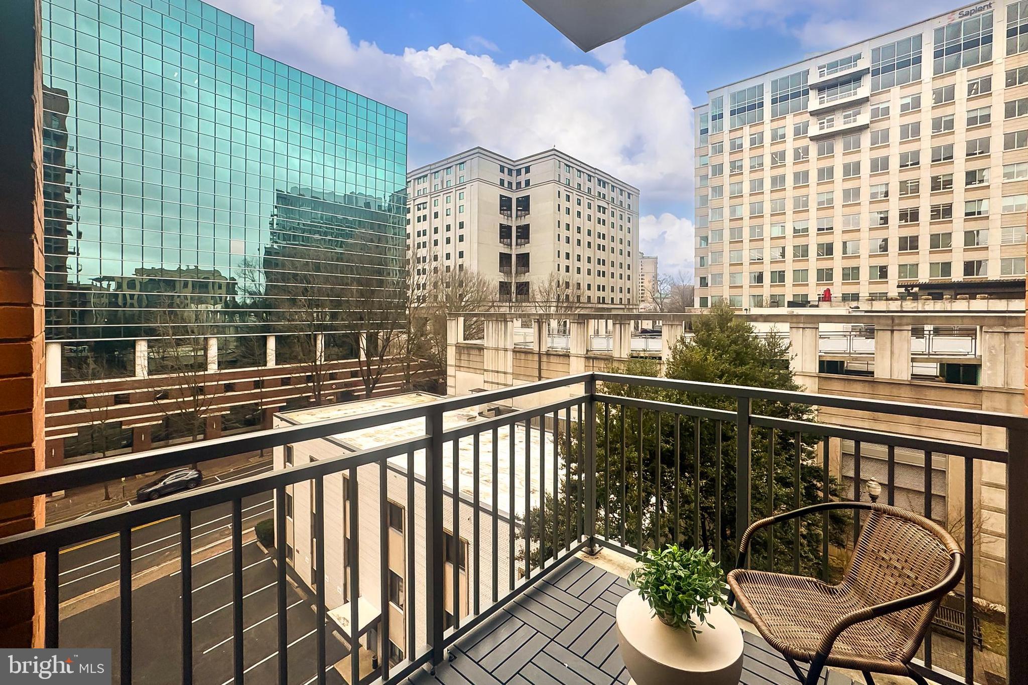 CLARENDON - Residential