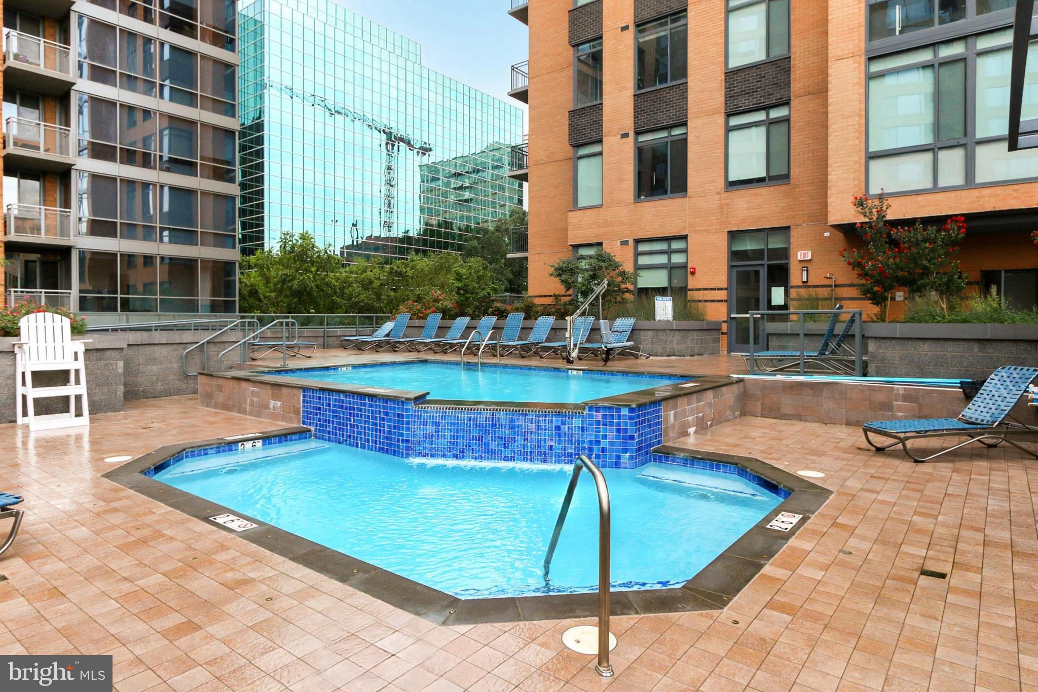 CLARENDON - Residential