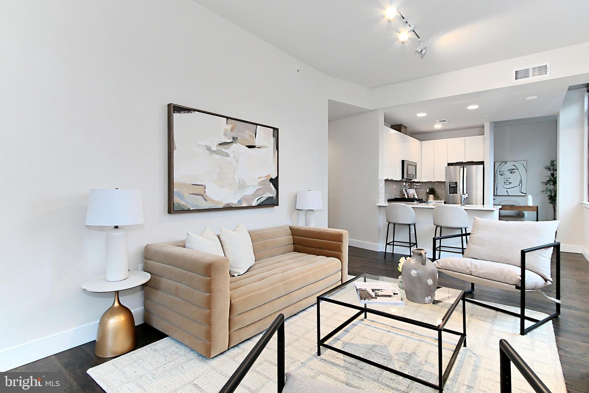 CLARENDON - Residential