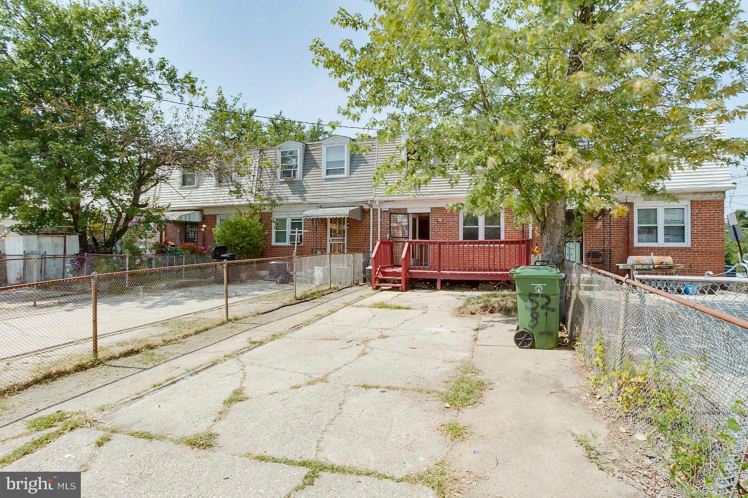 GARDENVILLAGE APARTMENTS AND TOWNHOMES - Residential