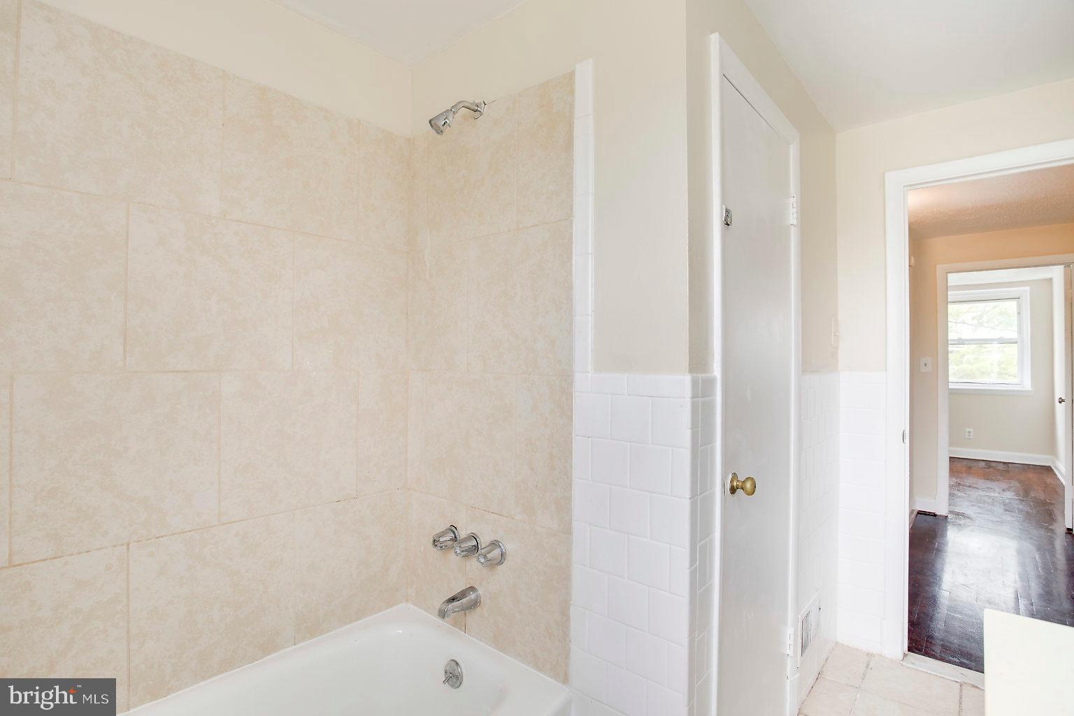 GARDENVILLAGE APARTMENTS AND TOWNHOMES - Residential