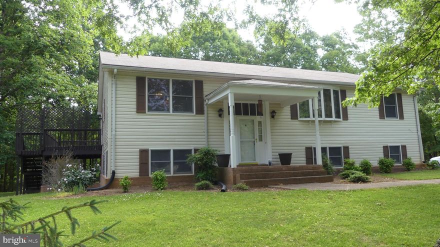 Leisure Living at Shenandoah Crossings - all Resort amenities are included in the HOA dues, as well as water & Sewer ($582.15 year!)  Large Well Built home boasts 5 bedrooms, 4 bathrooms, Grand Great room w/ vaulted ceiling & large windows over looking golf course (disk golf at present), large decks, Large Master bedroom, tiled & beautifully updated Master bathroom, walk in closet w/ built in shelving, large kitchen, granite counters, lots of pantry closets, Full finished basement w/ 3 bedrooms & 2 more baths, rec room leads to patio, large garage with windows and side entrance.  Note  that this home has Superior Walls foundation system and is solid as they come.   Located on Shenandoah Crossing Dr.  Owners of homes in Shenandoah crossings can use the Resort amenities.  Shenandoah Crossing Country Club is a resort Lake community, offering many extras activities such as; tennis, basketball, volleyball, kayaks & paddle boats, horseback riding, indoor & outdoor pool, restaurant, hiking trails, children's playground, disc golf, mini golf and fishing .  Some amenities have a fee but most are included in the low annual dues.  This community is for active people!