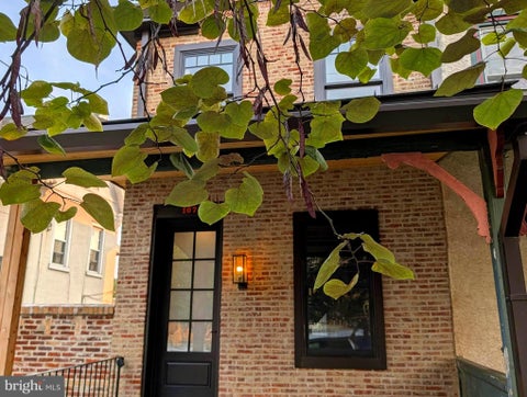 Townhouse For Rent - 107 E 7th Avenue<br/> CONSHOHOCKEN, PA 19428