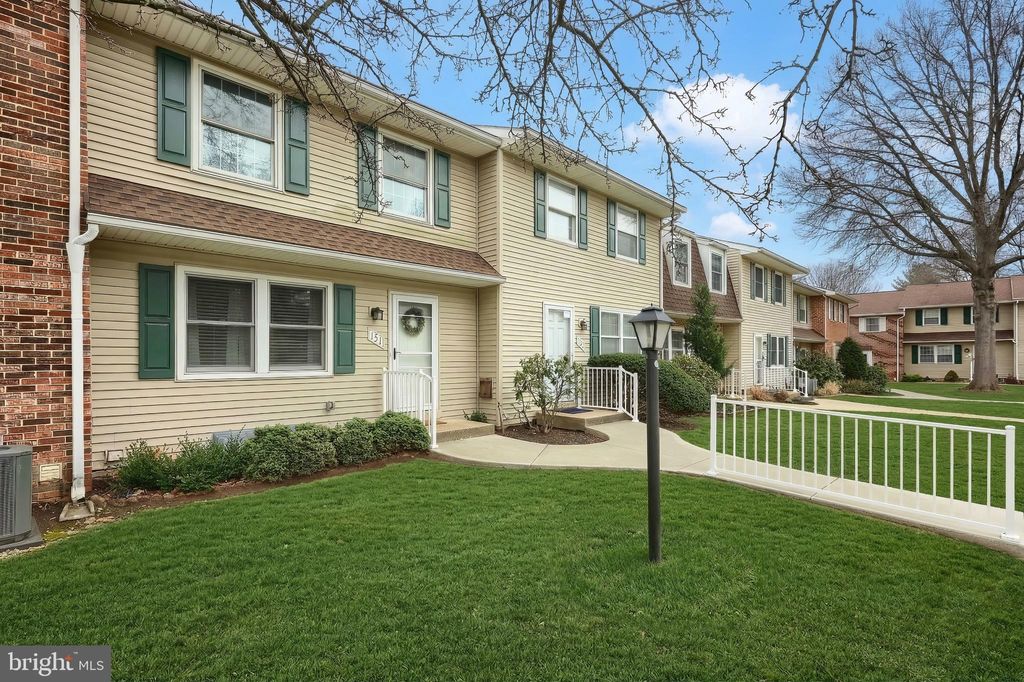 Photo of 151 Fox Run Drive, YORK, PA 17403 (MLS # PAYK2098322)