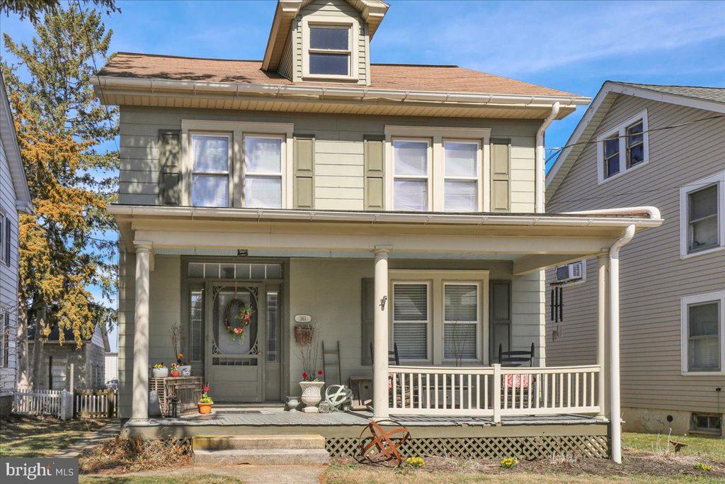 Photo of 361 E Jackson Street, NEW HOLLAND, PA 17557 (MLS # PALA2066244)