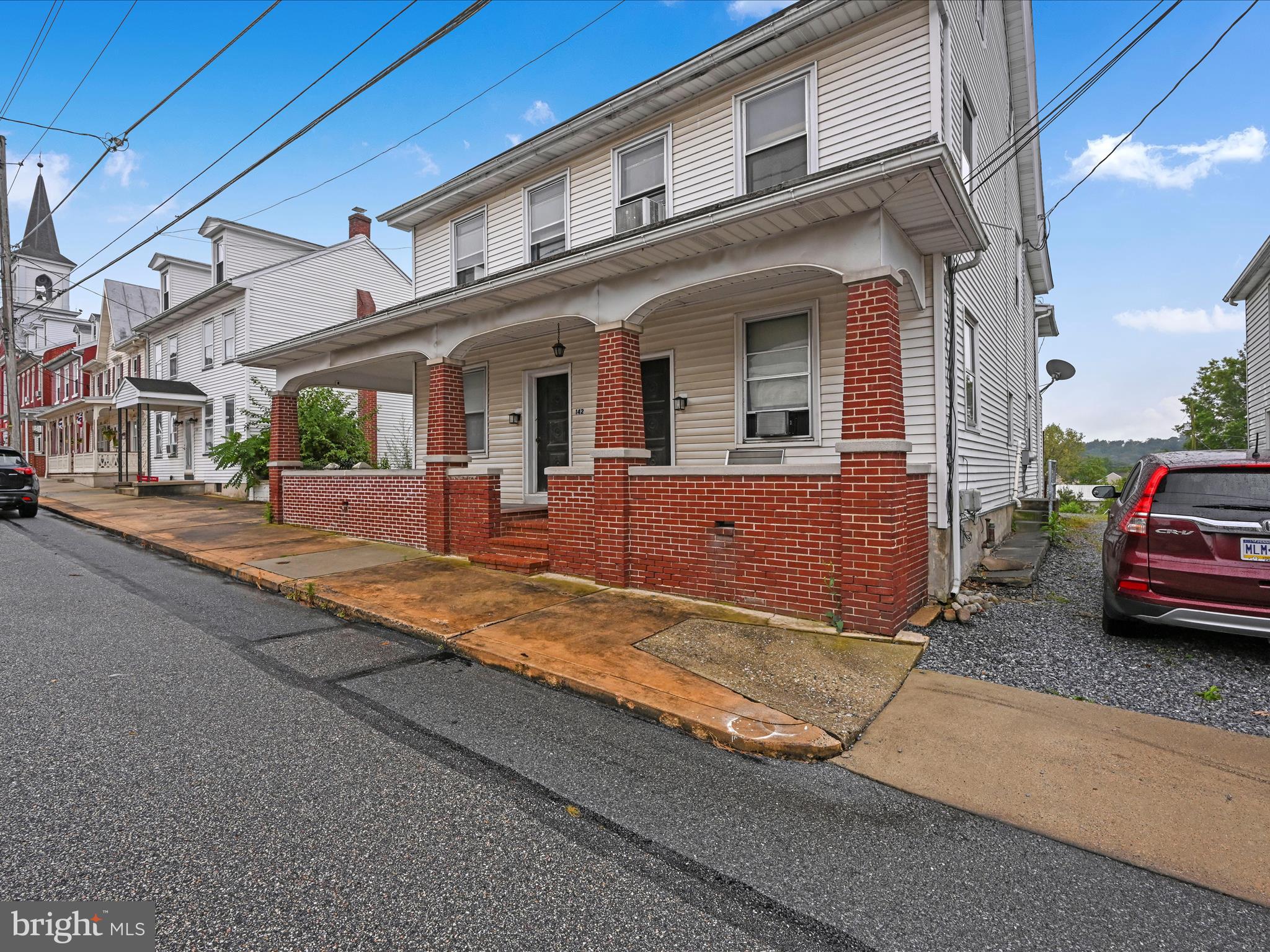 142 W MARKET STREET