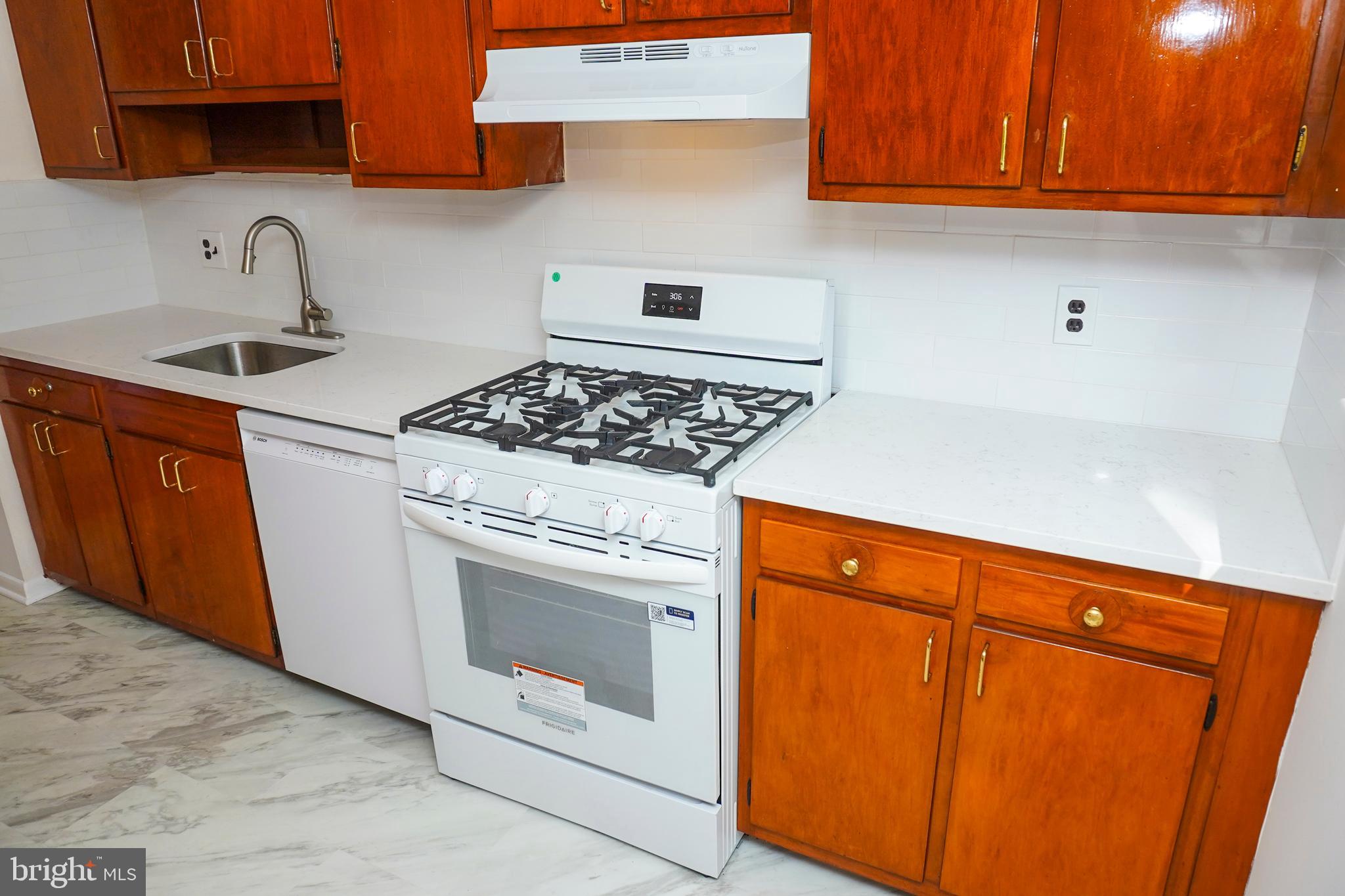 WALKER HILL - Residential