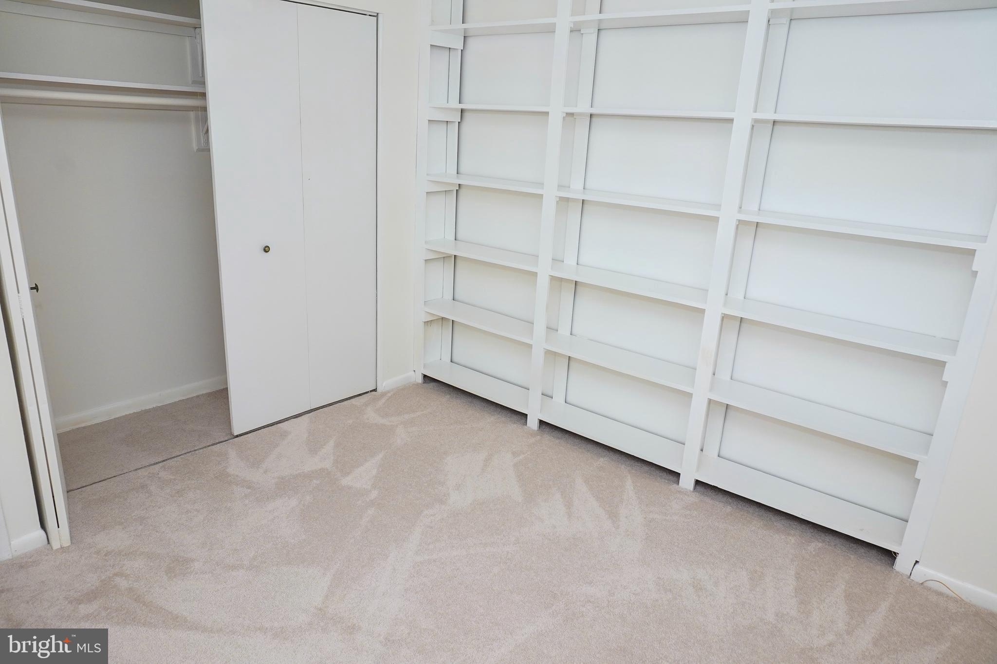 WALKER HILL - Residential