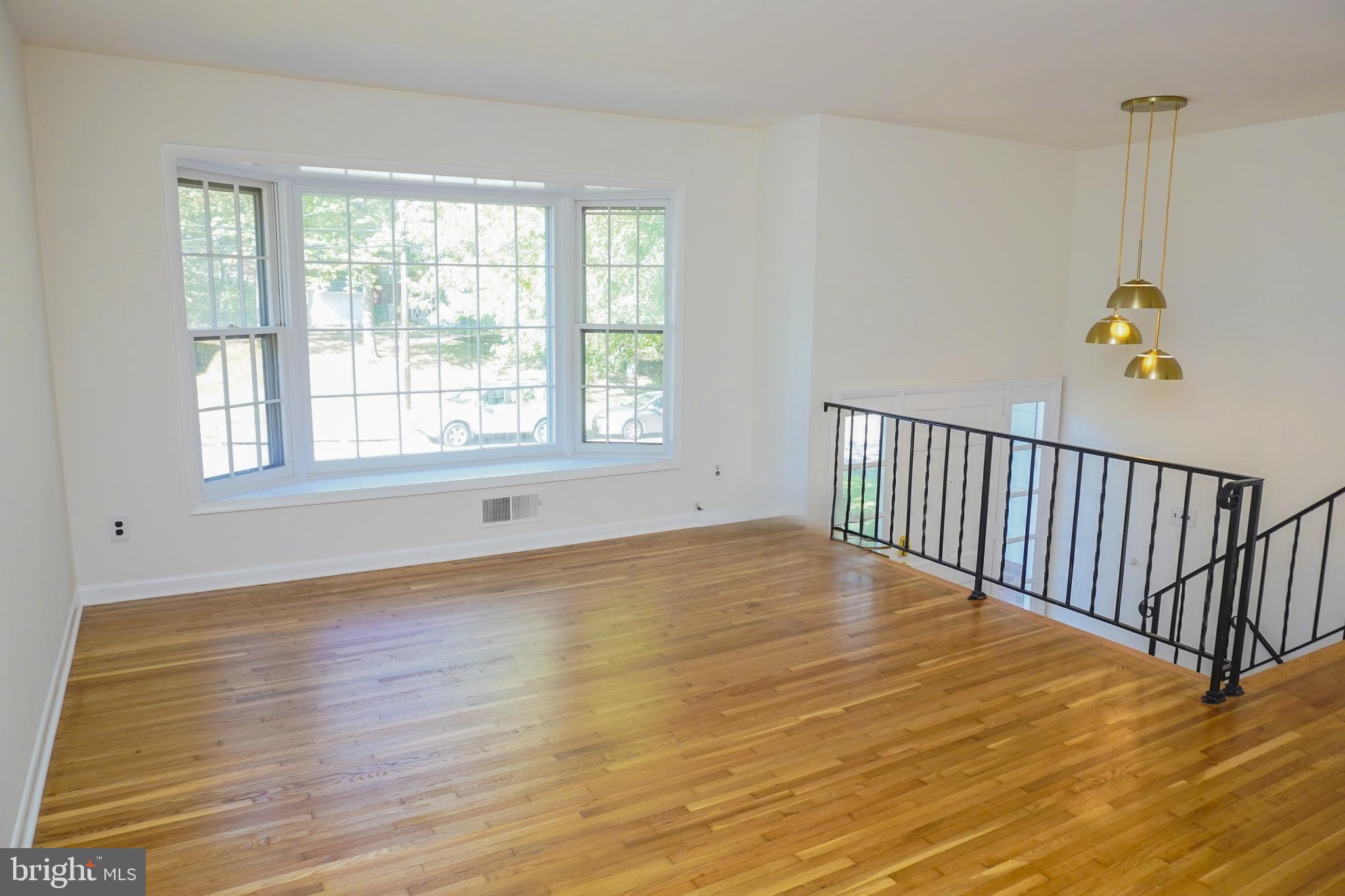 WALKER HILL - Residential