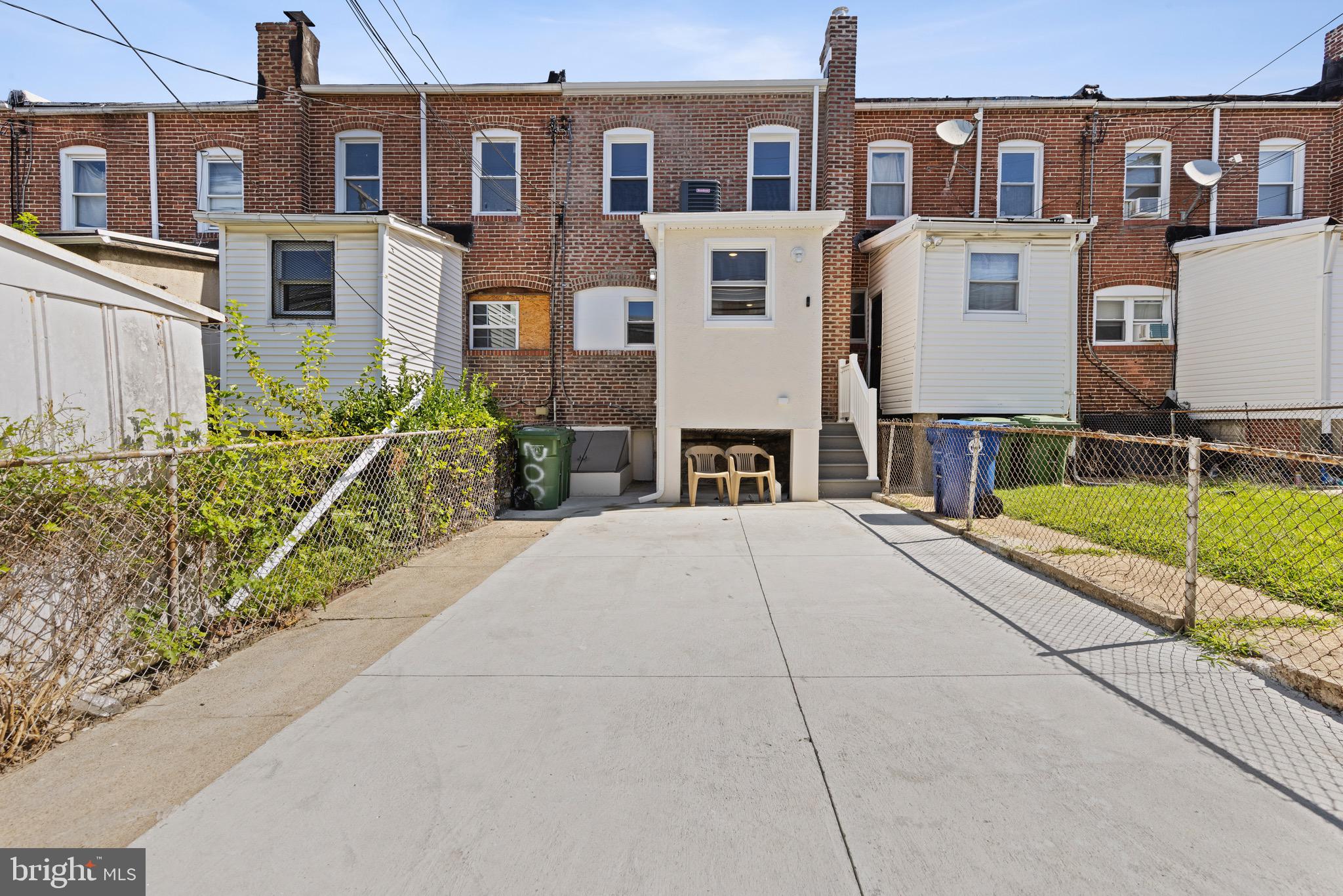 EAST BALTIMORE MIDWAY - Residential