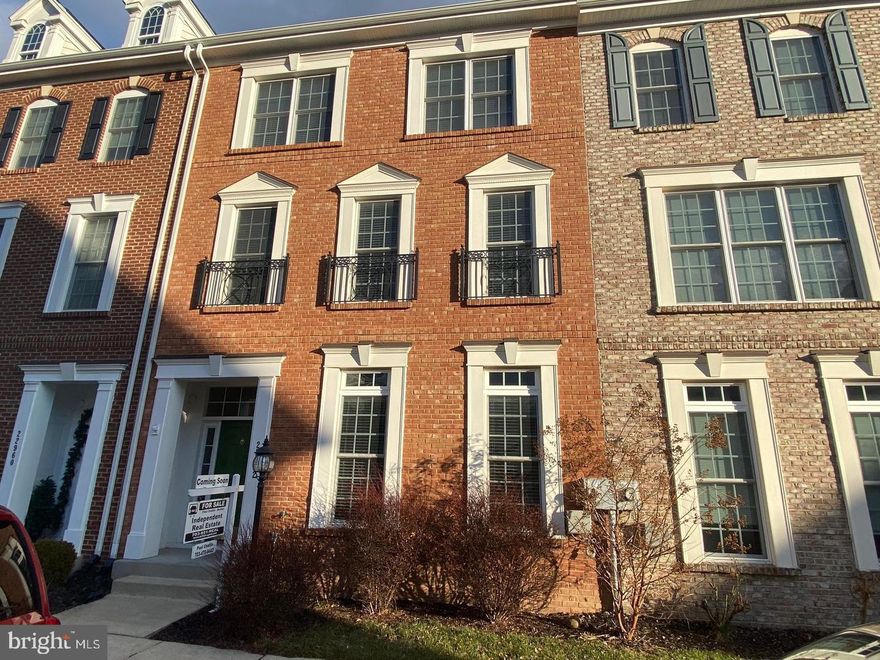 Move In Ready!!! Spacious Luxury Town Home Steps from Brambleton Town Center. 4 BDRMs 2.5 BA. The Kitchen offers Maple cabinets,  counter-tops and center island. Cozy Family room off Kitchen features gas Fireplace. Separate formal Living room and Dining room. A bonus entertainment room on top floor awaits your family. Laundry closet is next to the Master Suite. Over 3000SQFT of finished space on 3 levels! Detached 2 car Gar offers extra storage space. The brick pavement courtyard is fully fenced. Rent includes Verizon FIOS service and all the Brambleton community amenities (i.e. Pool/Tennis/Club house ...) convey.