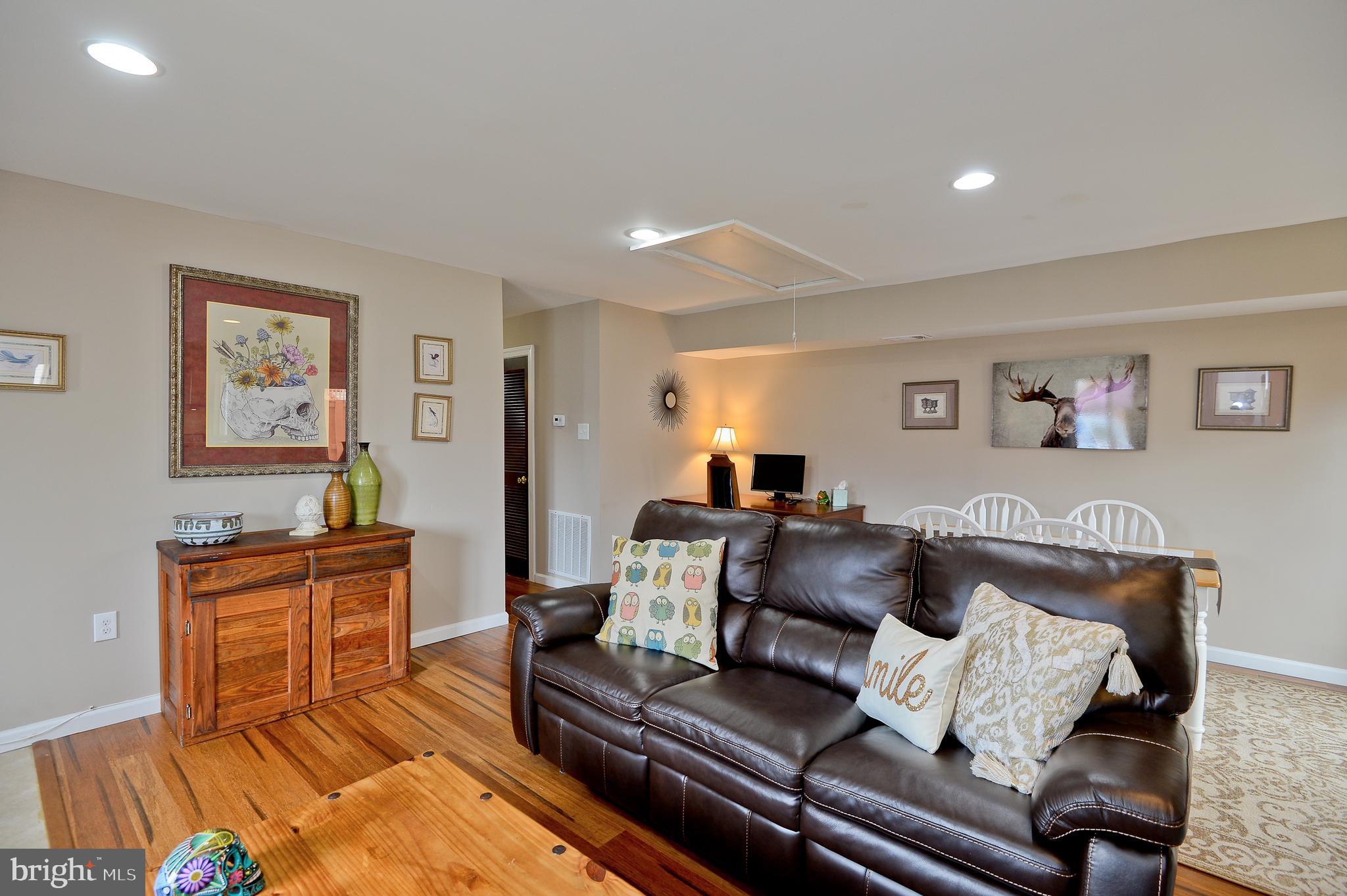 PINEWOOD LAWNS - Residential Lease