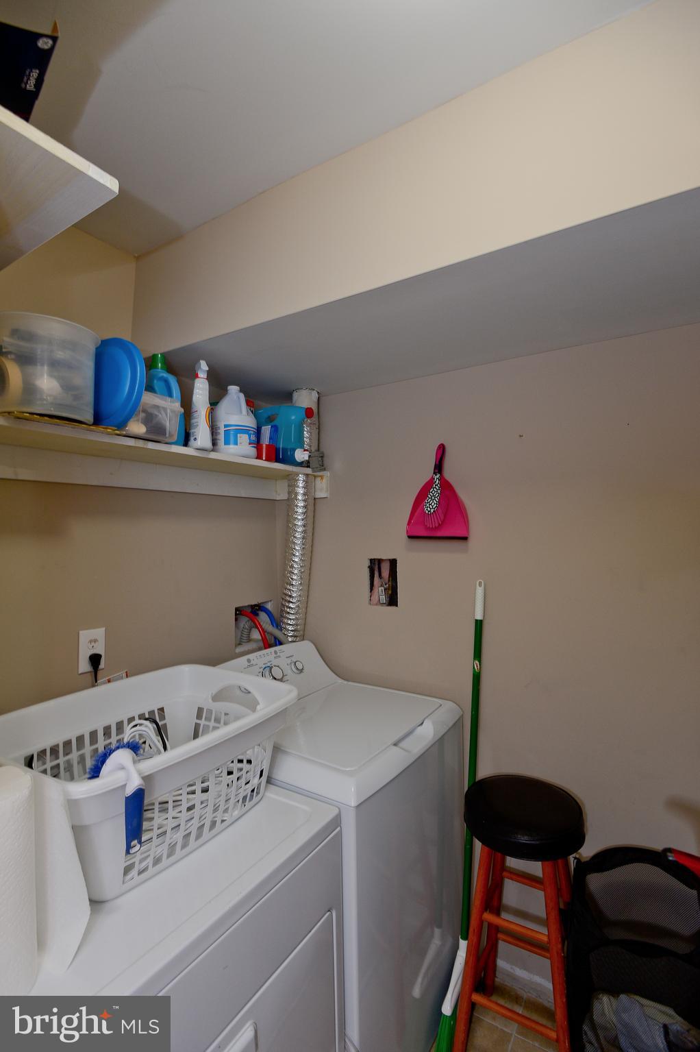 PINEWOOD LAWNS - Residential Lease