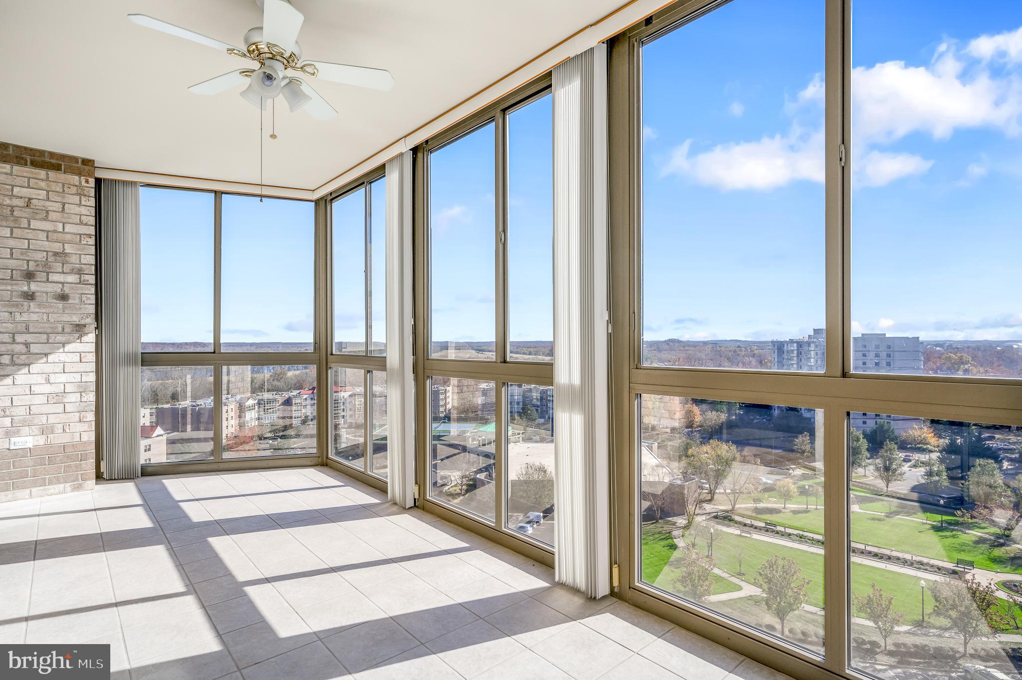 LANSDOWNE WOODS - Residential Lease