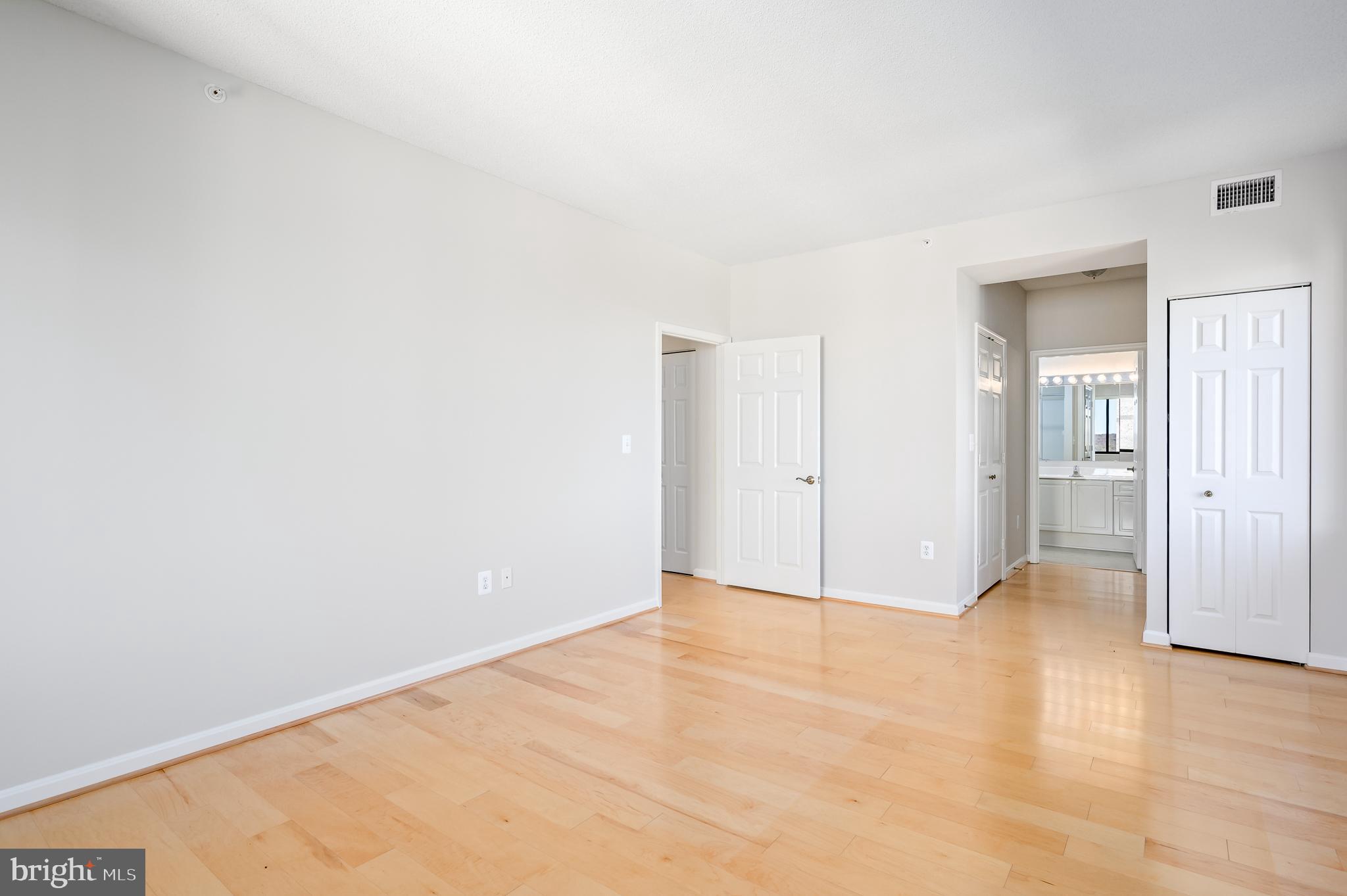 LANSDOWNE WOODS - Residential Lease