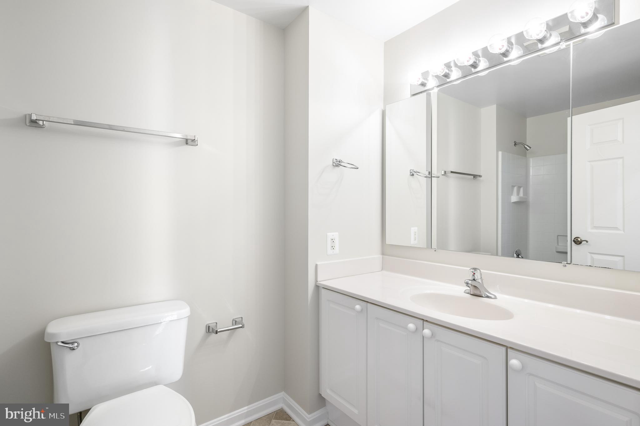 LANSDOWNE WOODS - Residential Lease