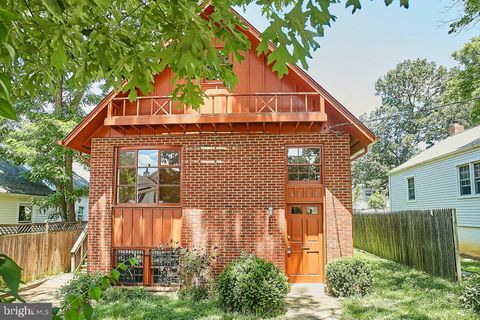 Homes For Rent - 5719 6th Street<br/> ARLINGTON, VA 22205