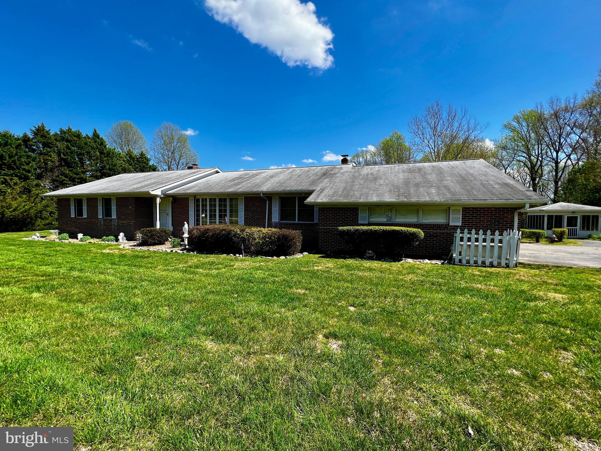 QUEEN TREE LANDING - Residential