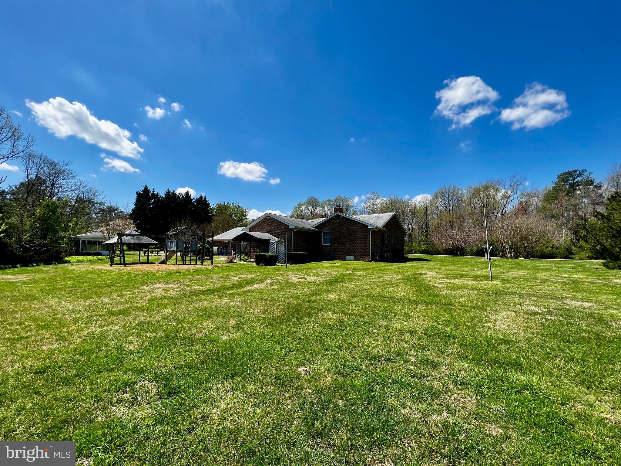 QUEEN TREE LANDING - Residential