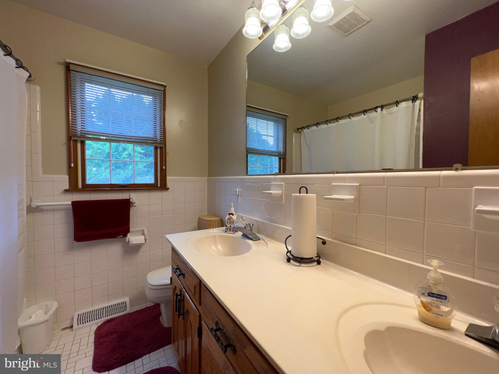 QUEEN TREE LANDING - Residential