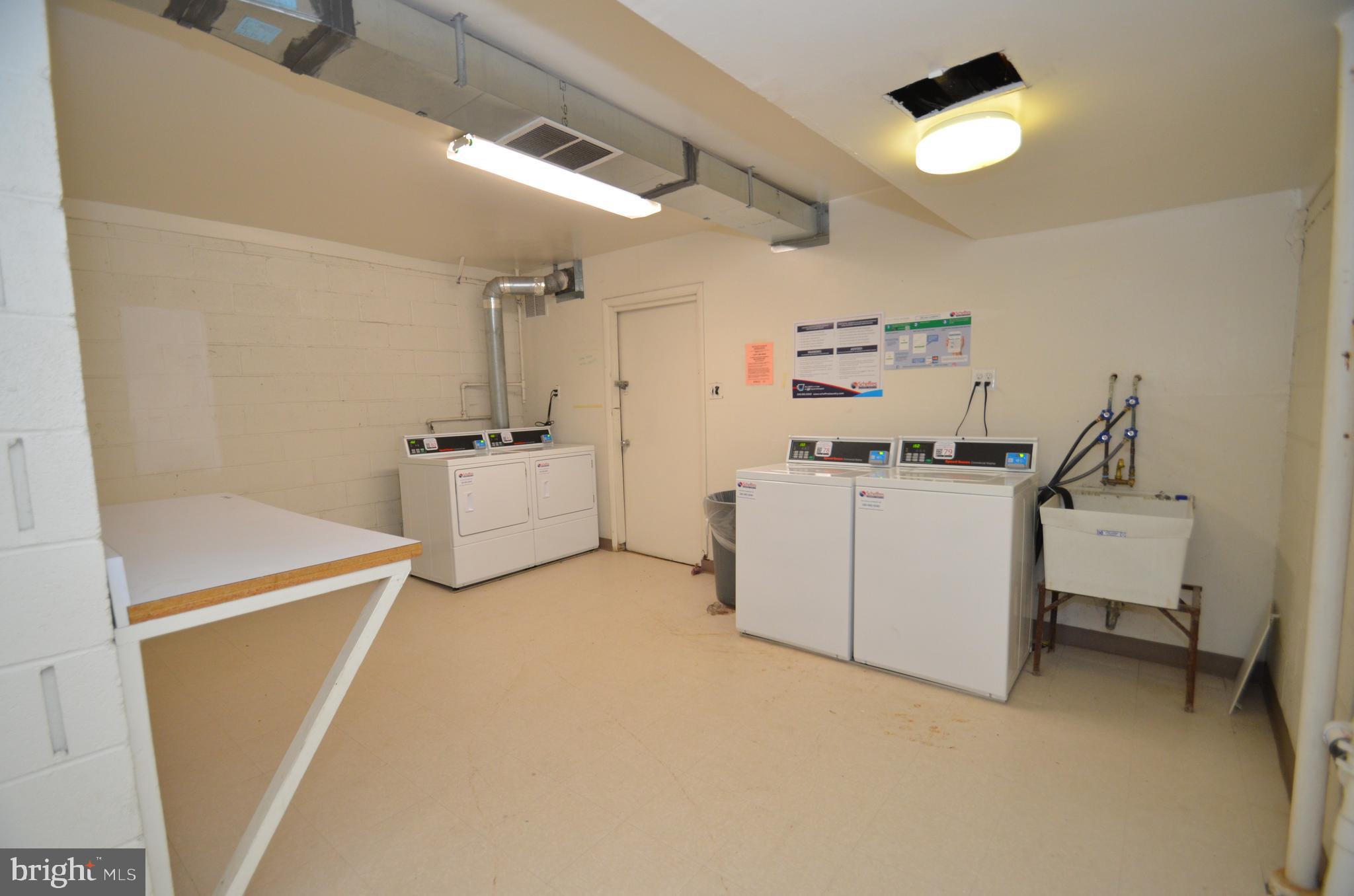 YORKTOWNE SQUARE - Residential Lease