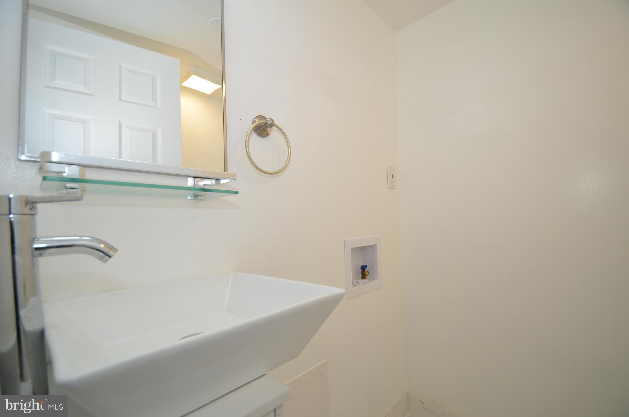 YORKTOWNE SQUARE - Residential Lease