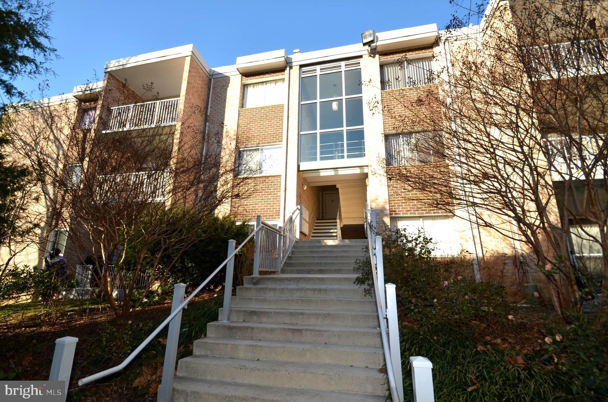 YORKTOWNE SQUARE - Residential Lease