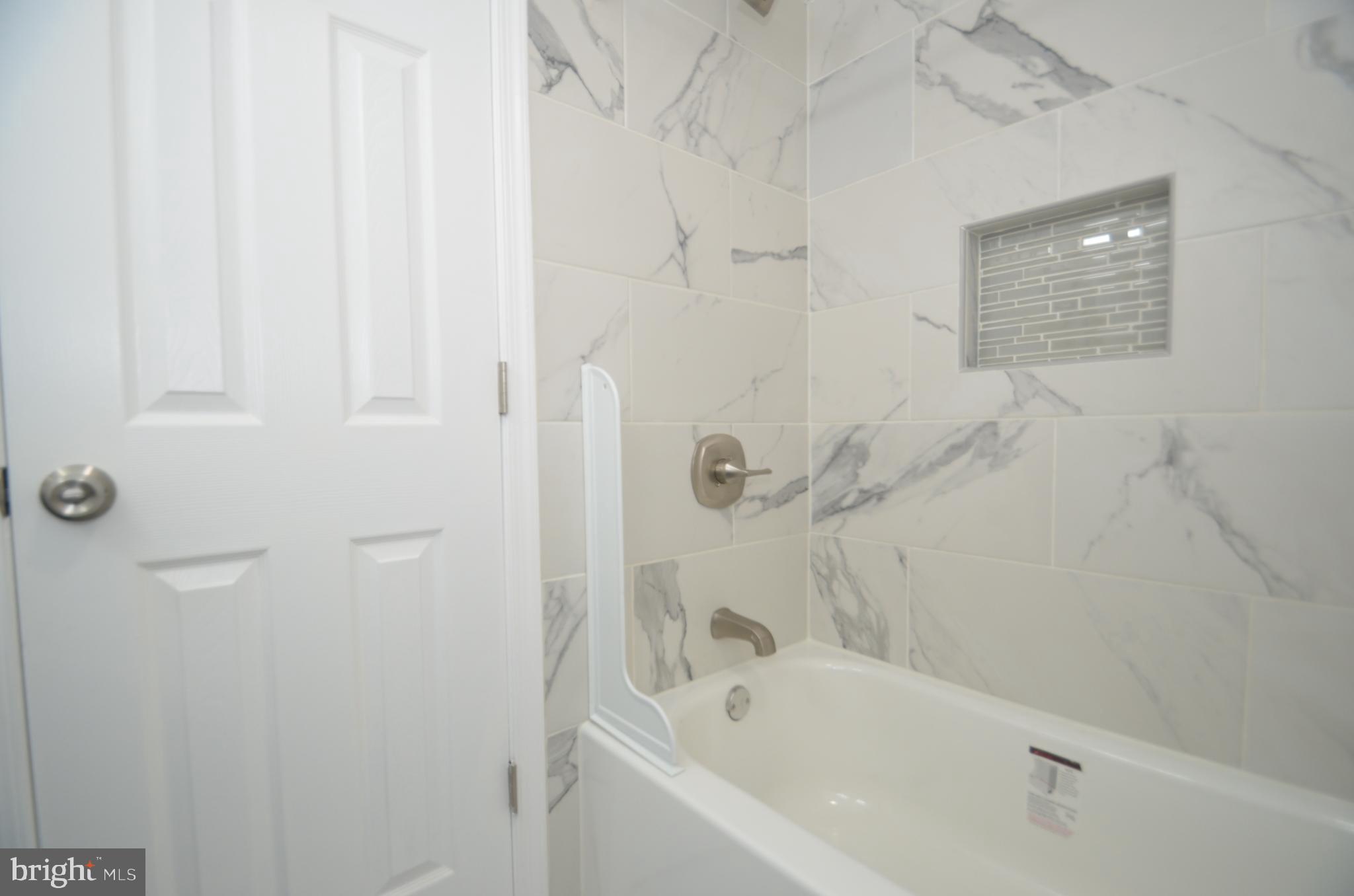 YORKTOWNE SQUARE - Residential Lease